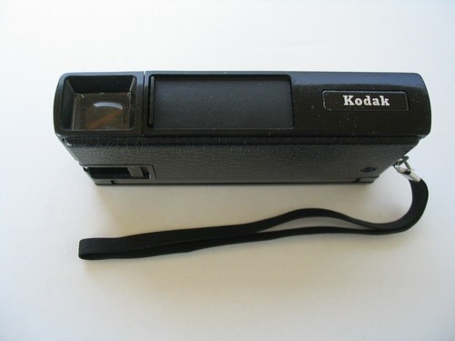 VINTAGE KODAK POCKET INSTAMATIC 30 CAMERA WITH FILM FLASHCUBES BOX UNTESTED - Picture 7 of 9