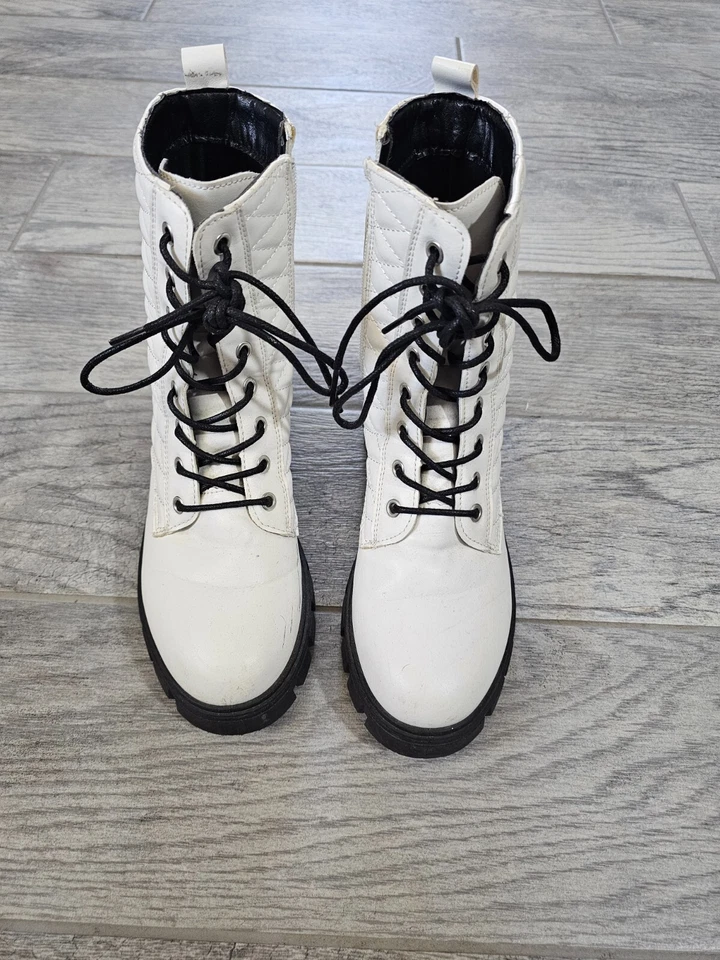 Botas con cordones Wild Diva para mujer blancas talla 7 cremallera lateral baja altura de pantorrilla moda Foto 3 de 4