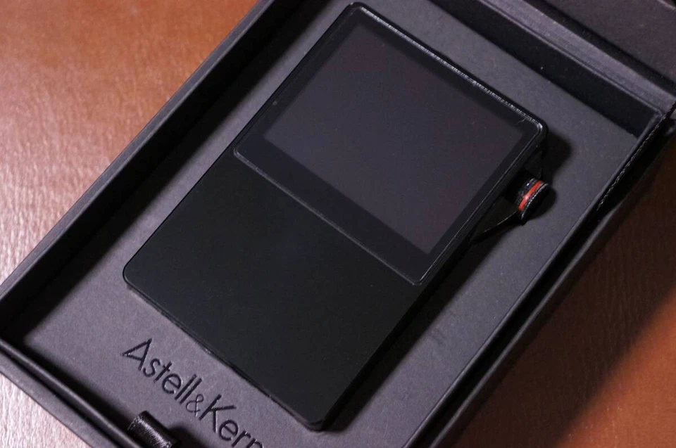 Reproductor de audio digital de alta resolución Iriver Astell&Kern AK120 64 GB Foto 3 de 4