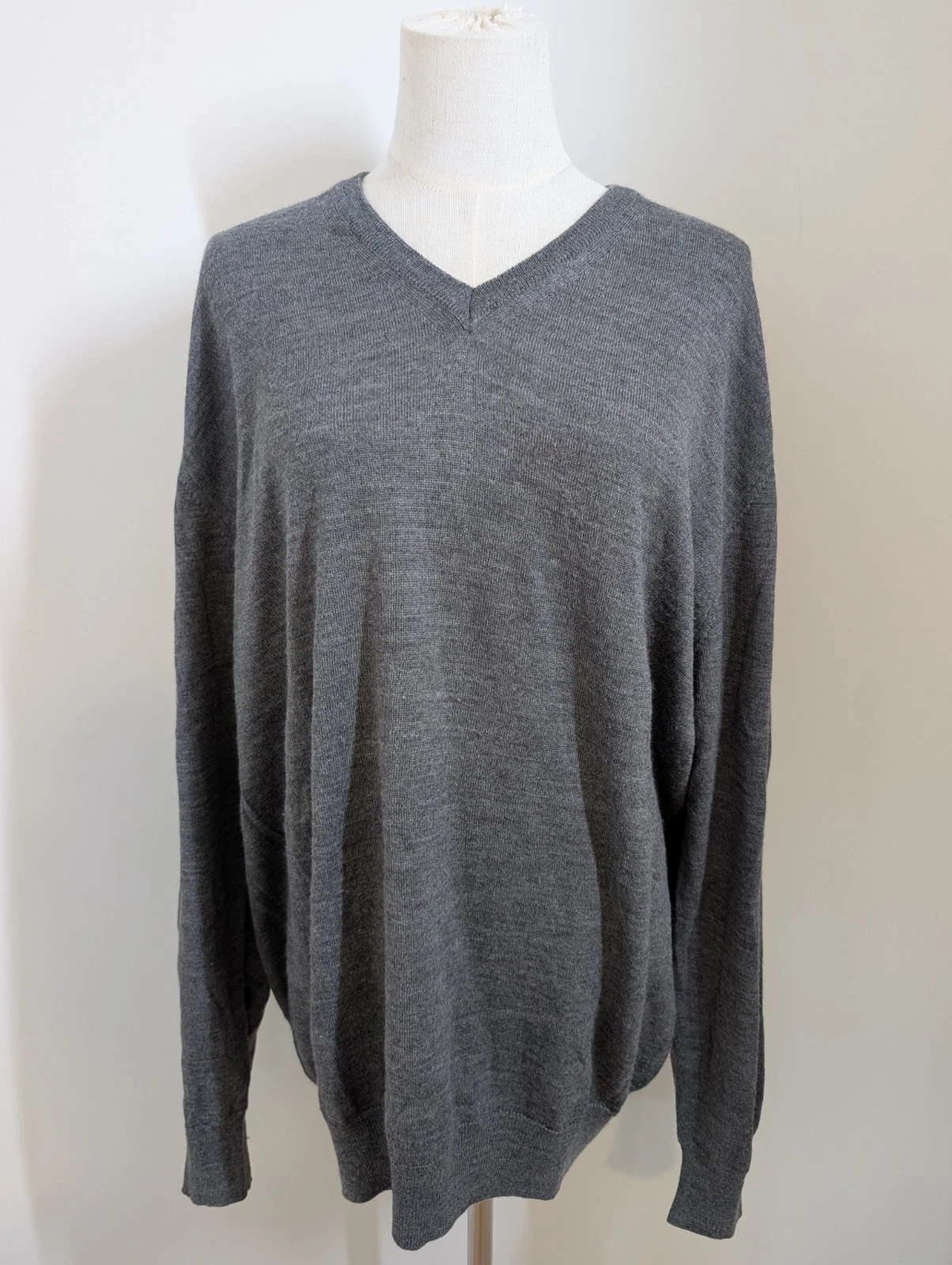 Men's Jonathan Charcoal Grey V-Neck 100% Wool Sweater Made In Italy - Size XXL