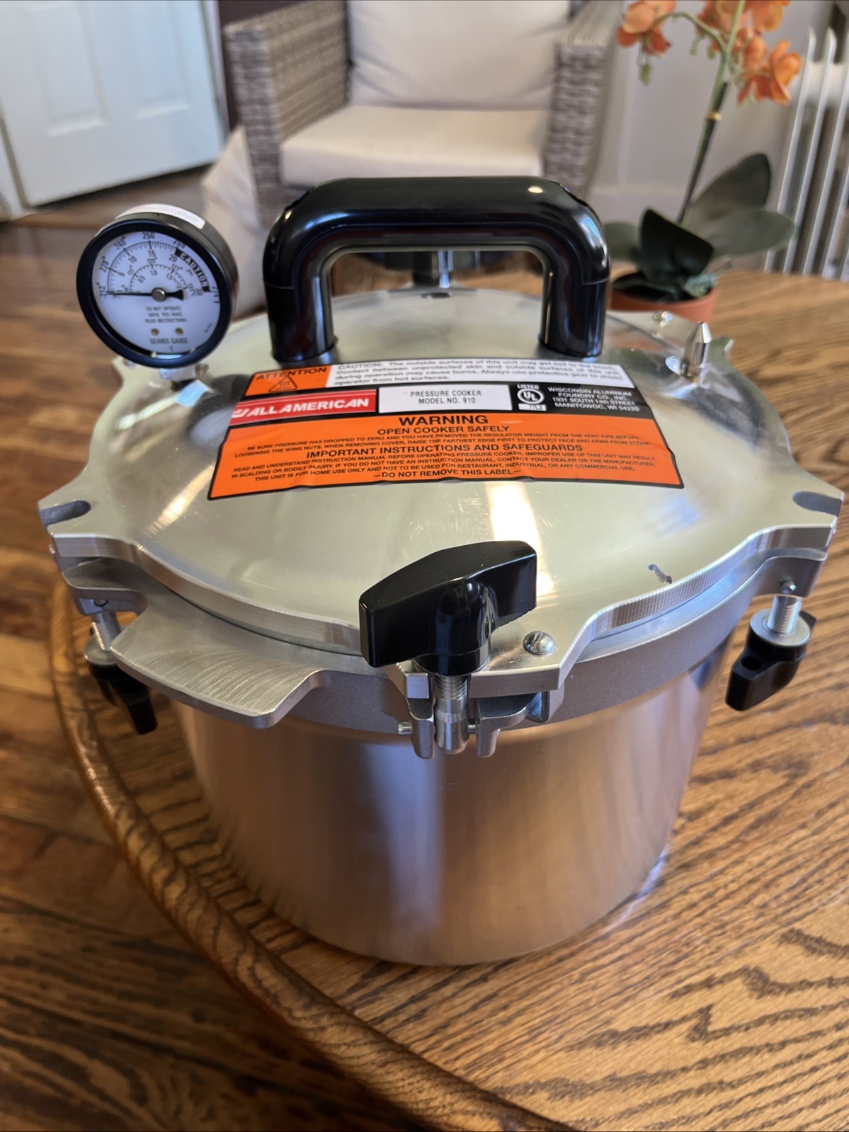/ Canner - Model 910 - 10.5 Quart Made In Usa