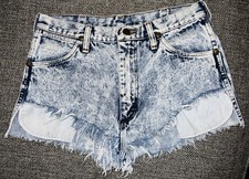 Vintage Wrangler Acid Wash 29 Waist Lt Denim Booty Shorts Cowboy Western Rodeo