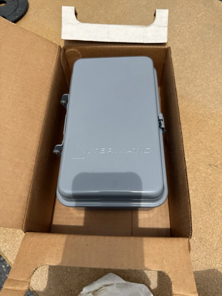 Intermatic T1472BR, 208-277 V, 24-Hour Mechanical Time Switch W/ Skipper NOS - Image 2 of 4