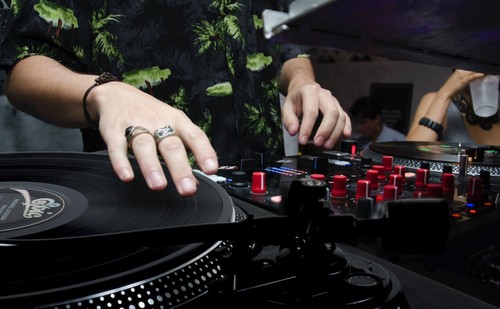 Gemini Sound TT-4000 Professional Direct-Drive DJ Turntable, High Torque, 3... - Picture 6 of 9