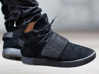 adidas tubular invader triple black