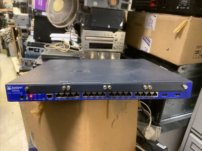 Juniper Networks SRX240HS 16x 1000Base - (Referenz 3) - Nur Leistung getestet.