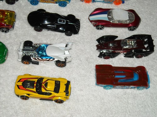 18pc Mattel - Hot Wheels Branded Cars, All Hot Wheels, Good Condition - Picture 7 of 12