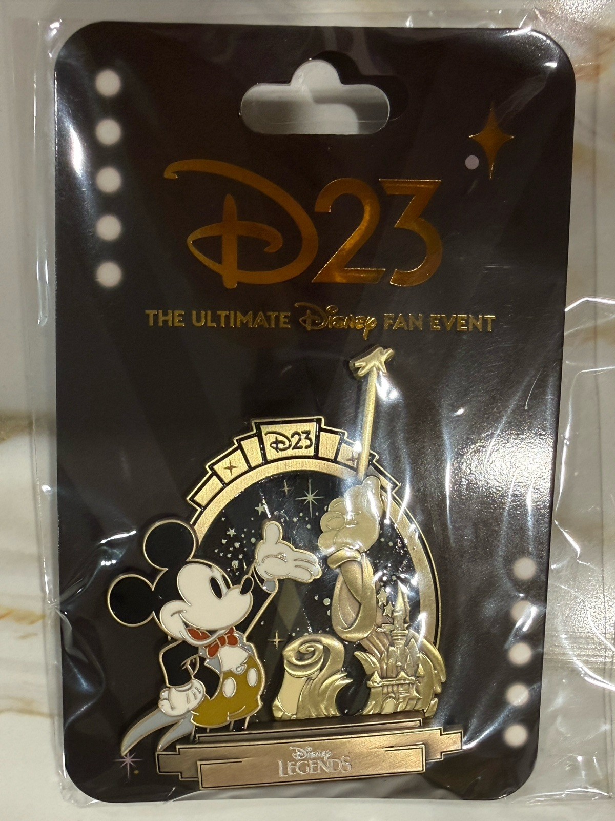 2026 DISNEY D23 HONDA CENTER PIN LEGENDS MICKEY MOUSE
