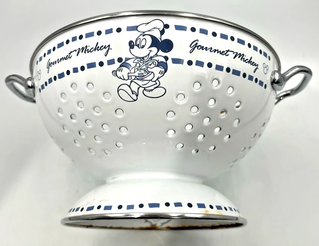 Vintage 70s Disney Gourmet Mickey Mouse Enamel Metal Colander Blue & White 8.75"
Opens in a new wind