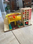 Vintage Fisher-Price Little People Play Family Action Garage! Read