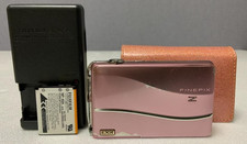 Fujifilm FinePix Z800EXR Pink Compact Digital Camera Tested with Accessories