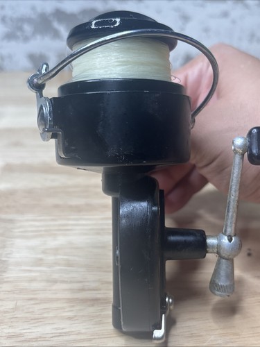 Vintage GARCIA Mitchell 300 Spinning Fishing Reel Made in France - Picture 5 of 5