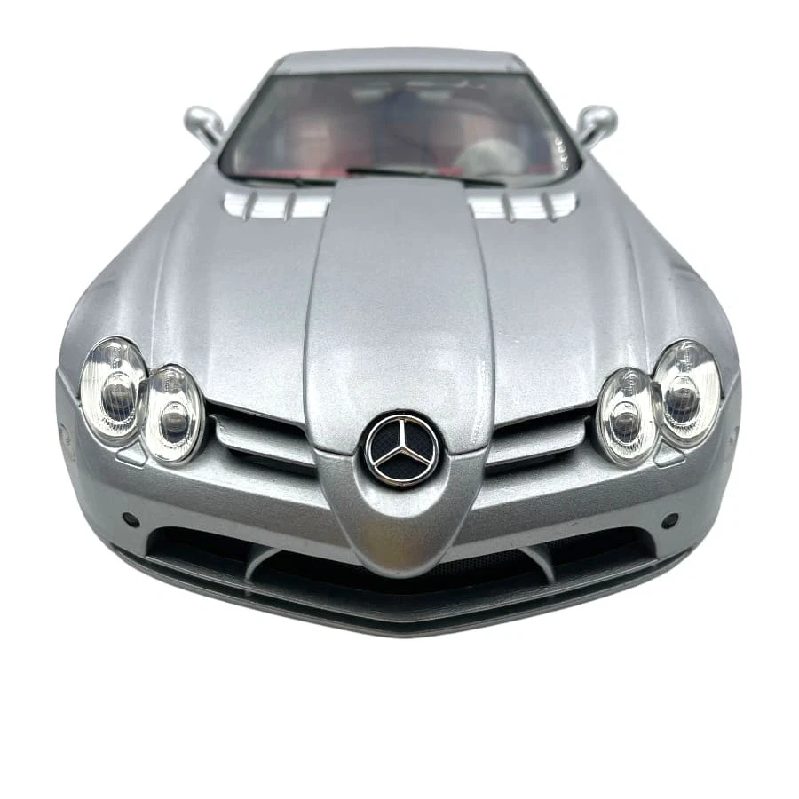Modellino Auto Motormax 1/12 Mercedes-Benz SLR McLaren Silver - Immagine 2 di 4