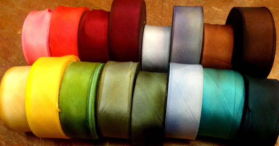 Cinta de seda teñida a mano 1" en sesgo 1yd hecha en EE. UU. Foto 2 de 2