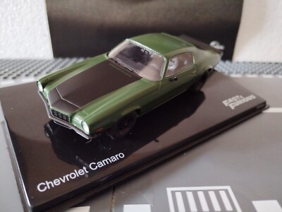 ミニカー American Muscle 1973 Chevy Camaro Z28 s-l400.jpg