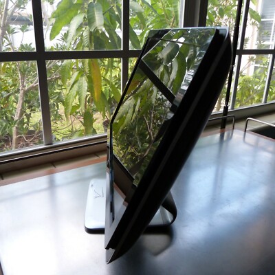 HP 2009f 20'' Monitor VGA, DVI input(s), Built-in Speakers *see photos for wear