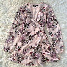 Women  s XS Lulu  s Pink Floral Long Sleeve Ruffle Wrap Dress