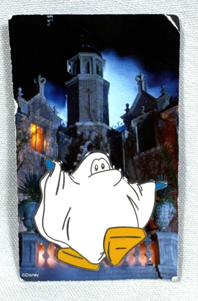 2010 DISNEY CLUB PINGUIM MISTÉRIO PIN FANTASMA COM CARTÃO MANSÃO ASSOMBRADA - Imagem 3 de 4