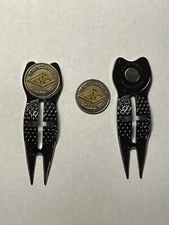 (1) Westchester CC Crosshairs Divot Tool & 1" Flat Coin Golf Marker - A Beauty!