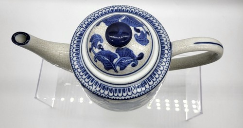 Crazed Vintage Blue and White Teapot Marked Floral Leaves Asian Style - Picture 13 of 14