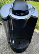 Keurig B60 Single Cup Brewing System Coffee Maker Silver COMPLETE