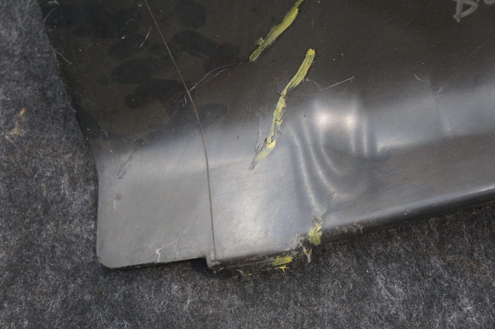 Rear Left Wheel Gravel Guard OEM 67964500 Ferrari F430 2004-09 *Note*