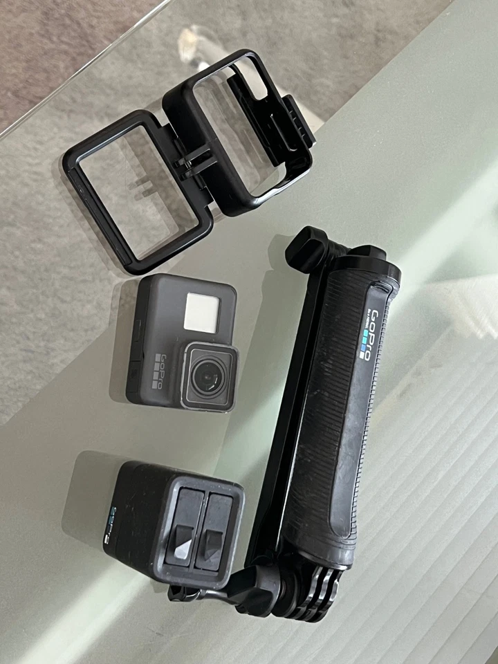 GoPro HERO5 Black Black action camera ACCESSORIES 4K Very good condition - Image 4 of 4