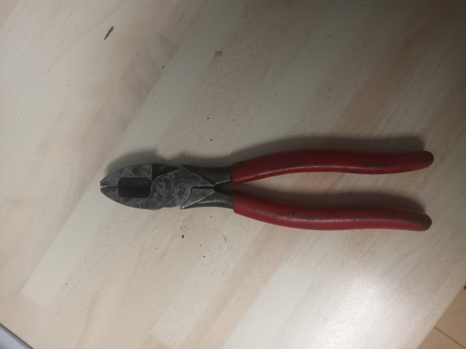Snap On 57A HLP  7 1/4" Lineman combination Pliers Cutters  Used Snapon red 
