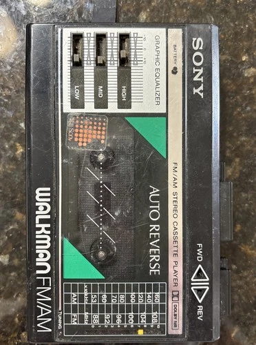 VTG Sony Sports Walkman WM-F18/F28 Portable FM/AM Radio Stereo Cassette Player