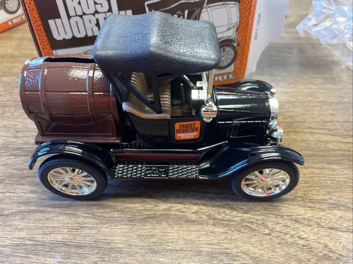 Ertl 1918 Ford Barrel Coin Bank Trustworthy Hardware #7 *NOS* - Picture 4 of 7