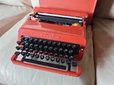 Designerska maszyna do pisania WALENTYNKA firmy OLIVETTI 1969 Klasyczna ETTORE SOTTSASS