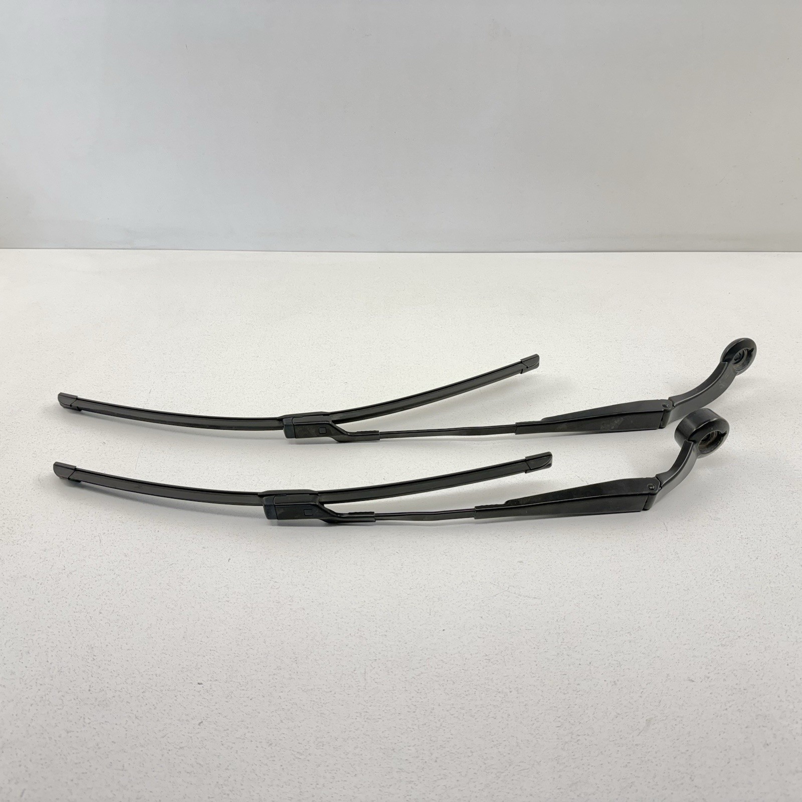 17-23 Audi R8 Front Windshield Wiper Arms & Motors W/ Linkage Arm Set OEM