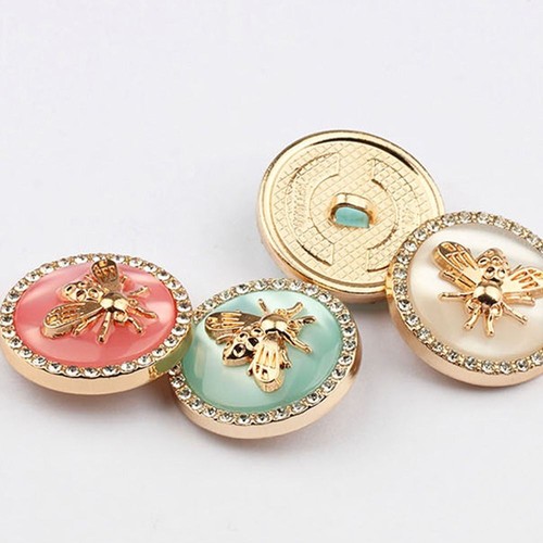 18MM-25MM Three-dimensional Little Bee Buttons Cardigan Sweater - Picture 10 of 17