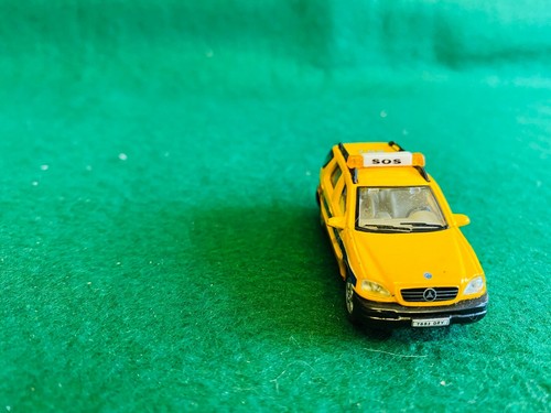 HONGWELL MERCEDES BENZ M CLASS CAR RECOVERY SOS YELLOW 6.5 X 2.5 CM 44 - Picture 2 of 7