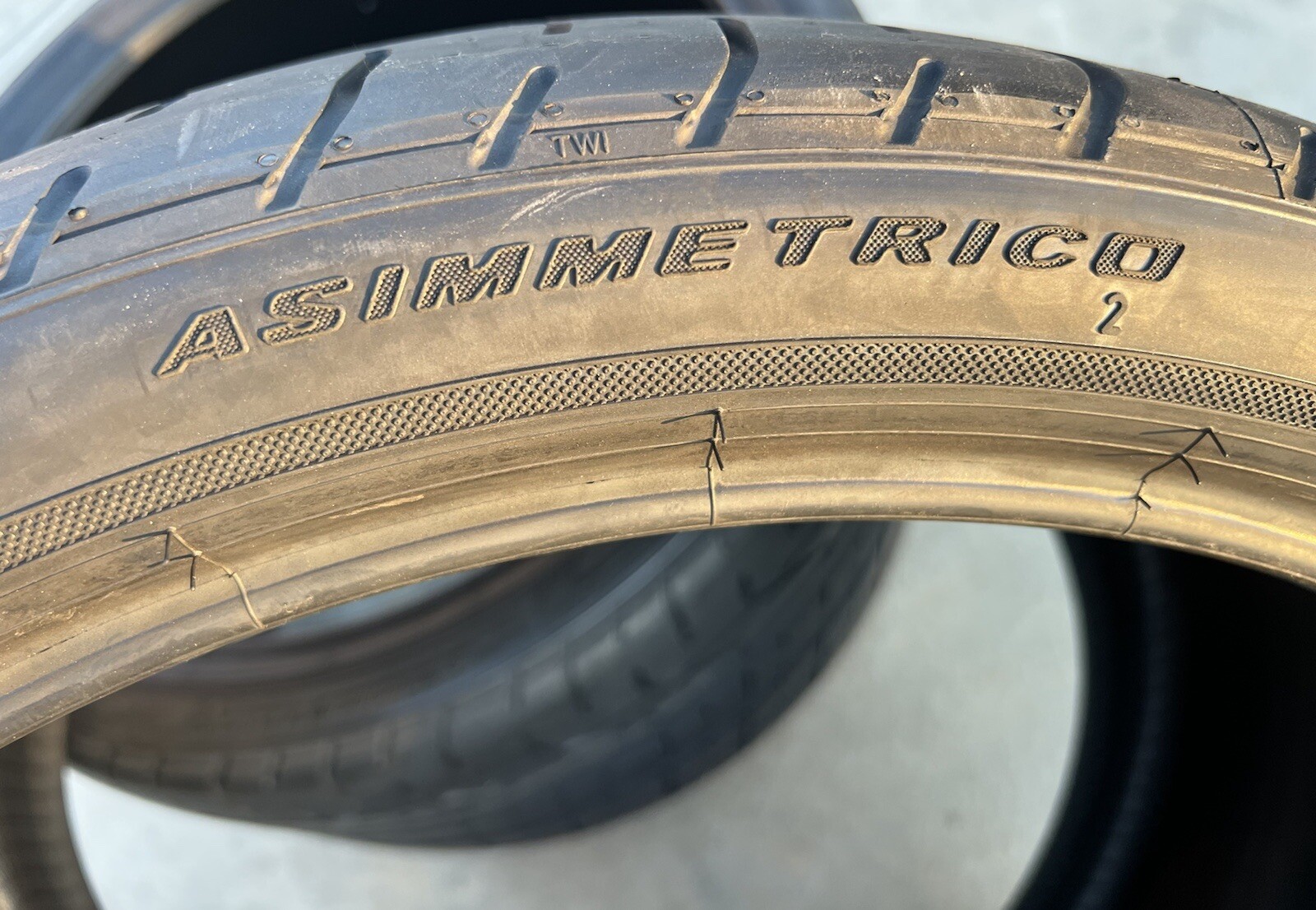 ONE USED 355/25ZR21 Pirelli P Zero Corsa 2 Lamborghini Aventador Tire 7.5/32”!!