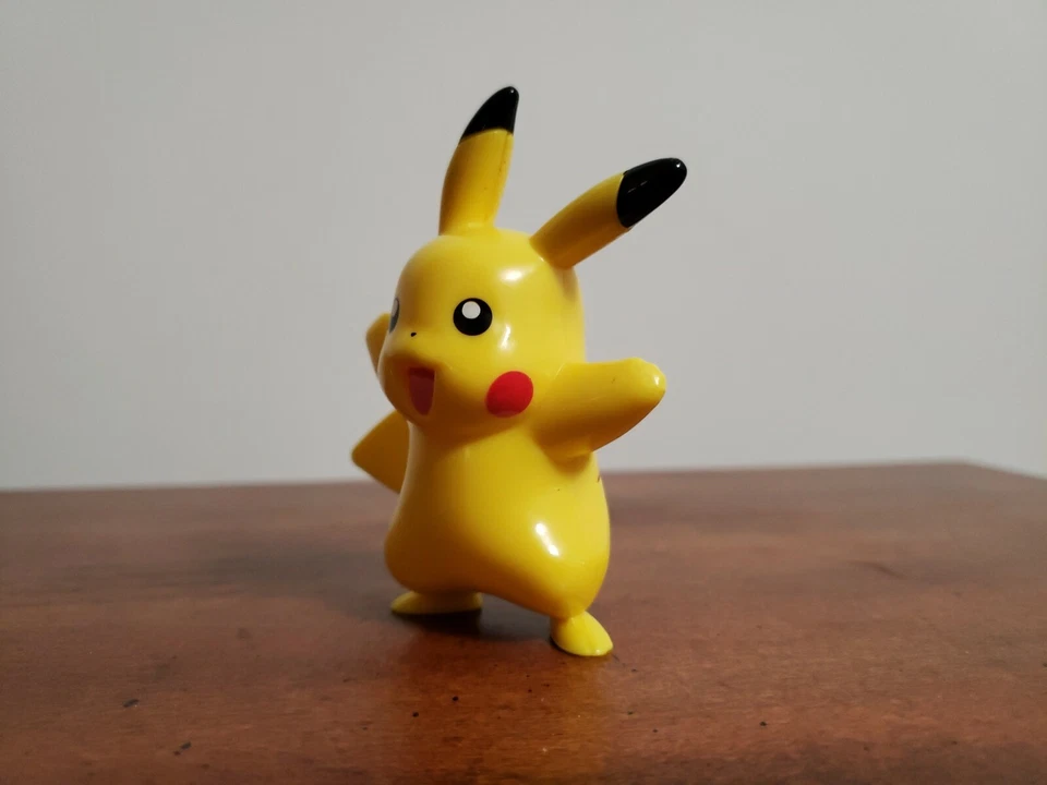 NINTENDO PIKACHU 2013 FIGURA ILUMINADA 3,25" EXCELENTE ESTADO Foto 4 de 4