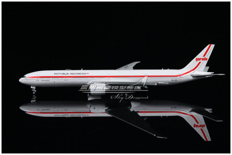 1:400 JC Wings Garuda INDONESIA BOEING 777-300ER Plane Flap Down