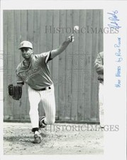 1993 Press Photo Florida Marlins' Mike Myers warming up before baseball game