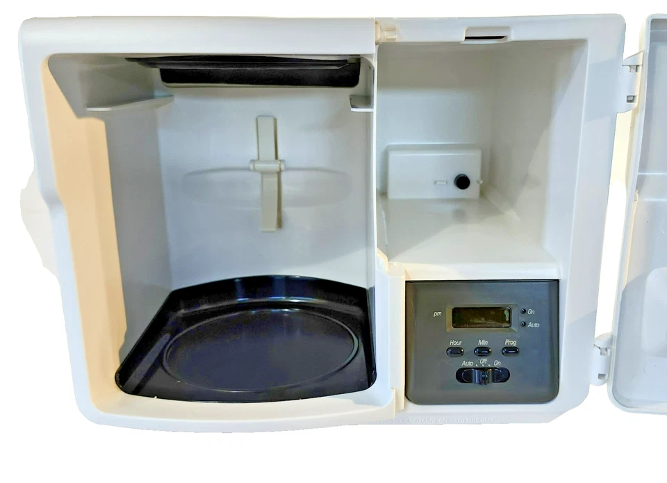 Black & Decker Spacemaker White Digital Coffee Maker Plus SIde Brackets - Image 3 of 4