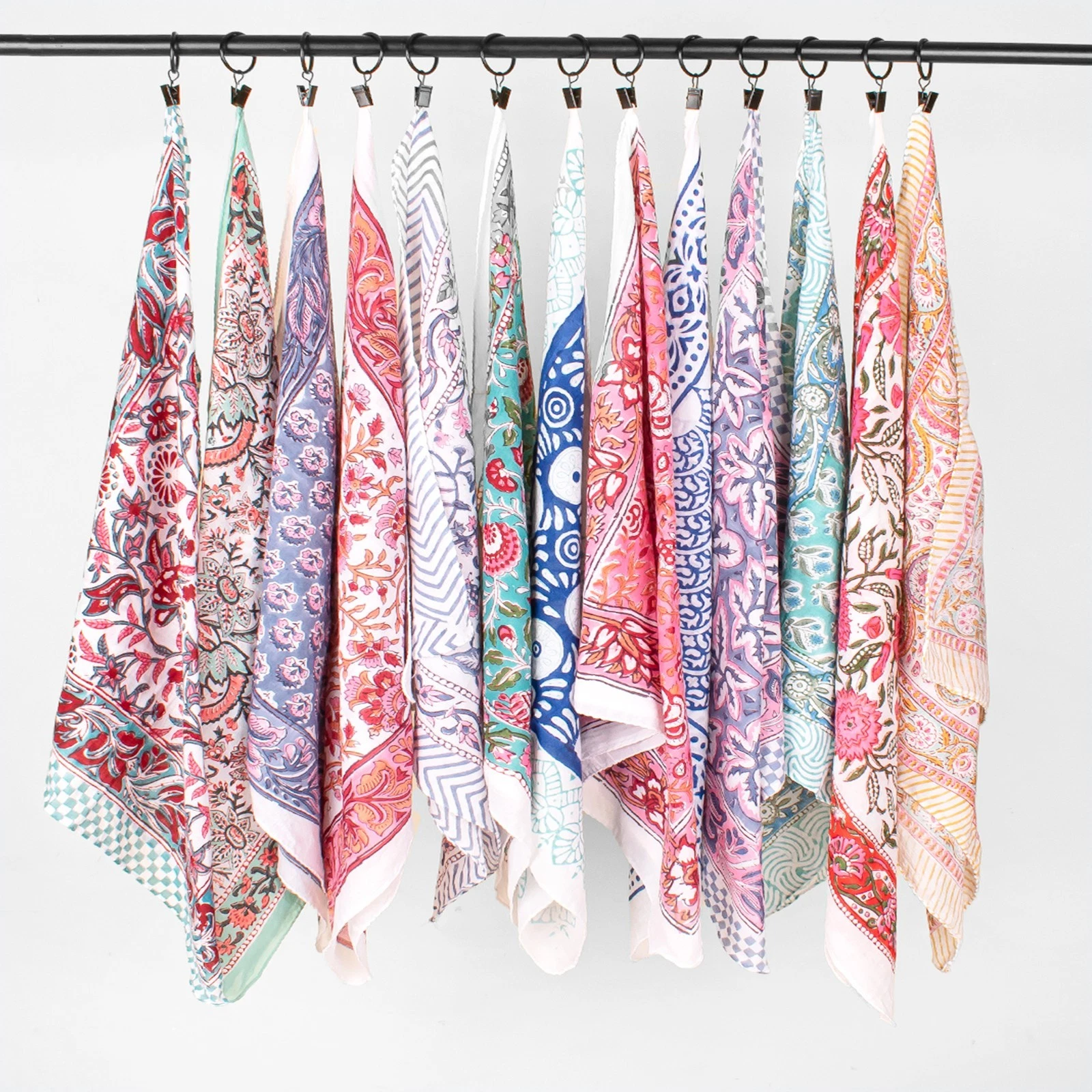 Colorful 13Pcs Cotton Bandana Scarves 21x21” Handmade Reusable Wraps for Outdoor
Opens in a new wind