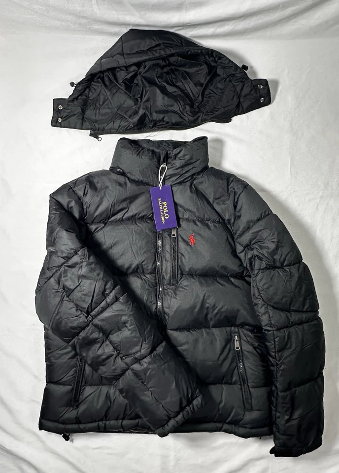 Polo Ralph Lauren – Doudoune Homme Noire Capuche – Logo Rouge – Neuve - Photo 4/4