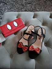 Mickey And Minnie Ladies Sandals Size 5 And Purse New