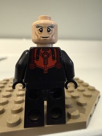 Lego Hank Pym Minifigure Marvel Super Heroes Ant-Man 76039 sh0202
