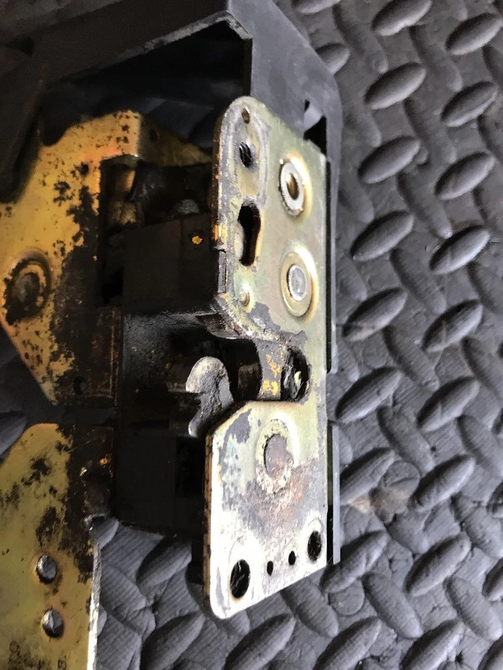 Mecanismo de cerradura de puerta delantera derecha Daf Lf 55-220 2006 año Rhd - Imagen 3 de 4