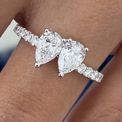 14K Weißgold Ring mit zwei Steinen 1,3 kt Birne & runder Labcreated Diamant F/VS1 GGL