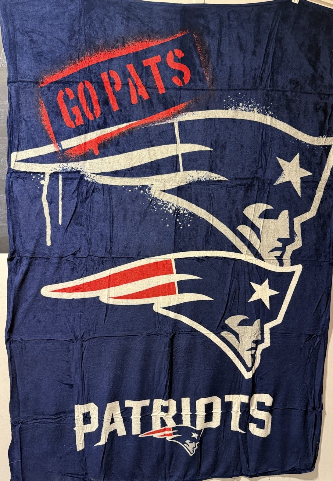 NEW ENGLAND PATRIOTS  60" X 85"  NFL Throw Blanket