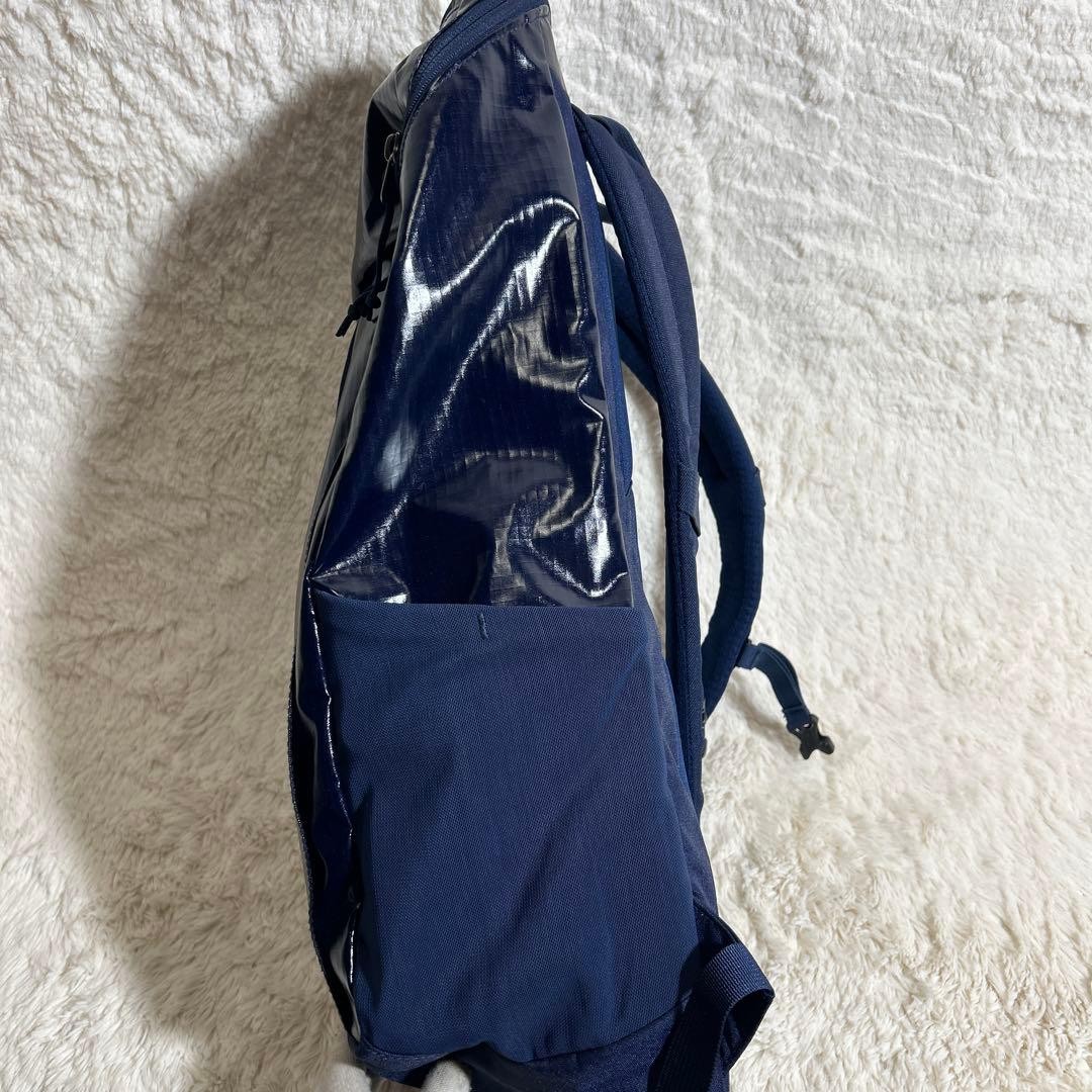 Patagonia Black Hole Backpack Navy Red Recycled Polyester Waterproof Large thumbnail 3