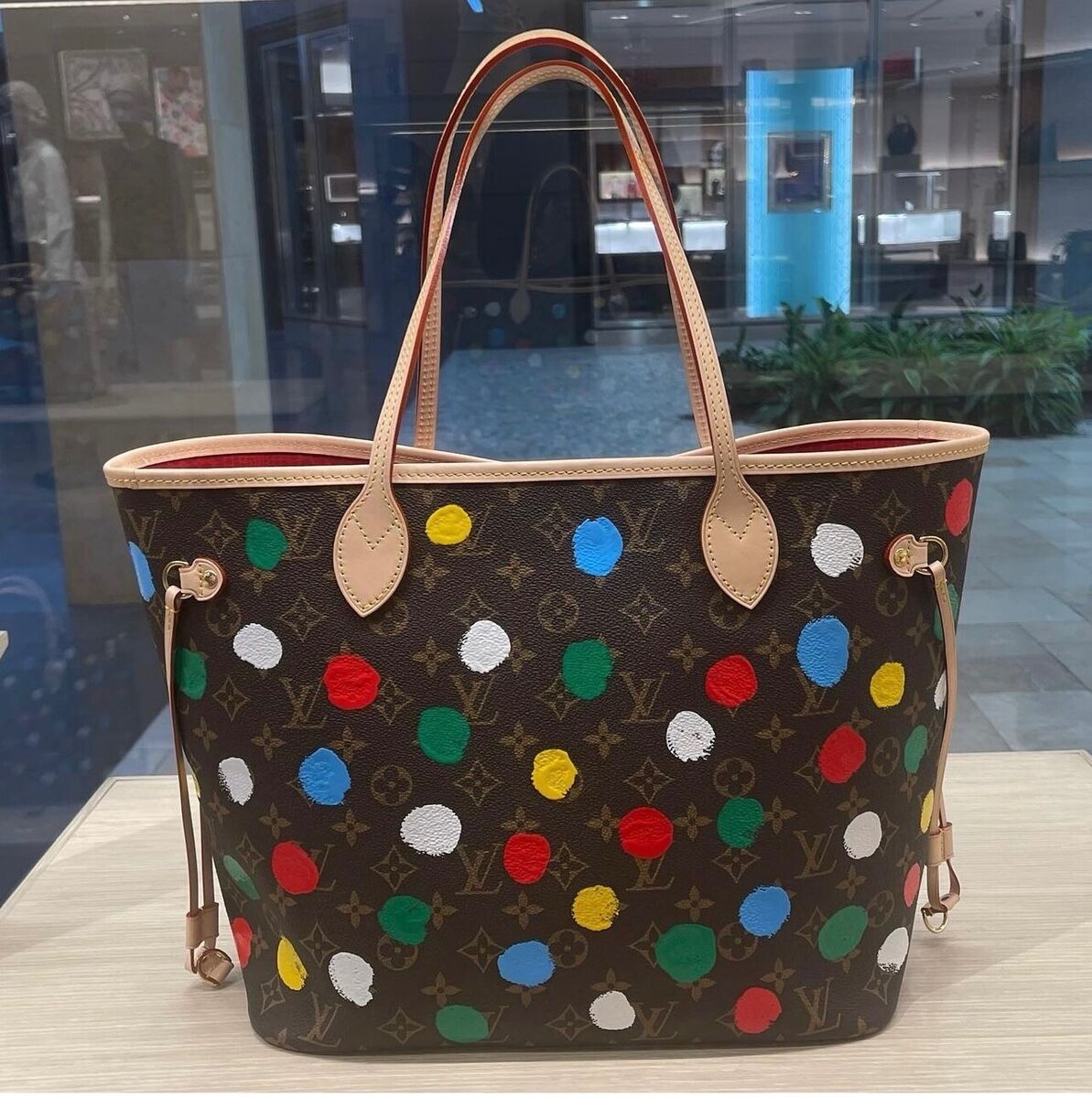 NWT Louis Vuitton Yayoi Kusama collab LV x YK Neverfull MM NWT Louis Vuitton Yayoi Kusama collab LV x YK Neverfull MM