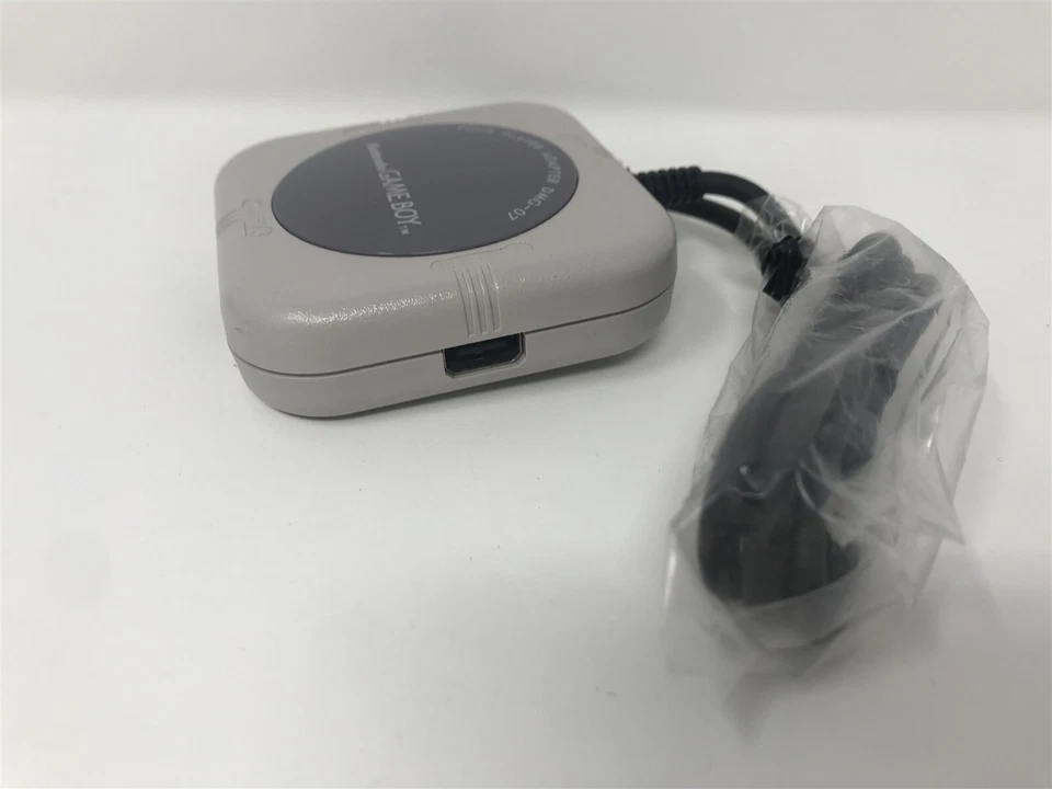 Adaptador para cuatro jugadores Nintendo Game Boy DMG-07 GB OEM 4 jugadores enlace nuevo - sin caja Foto 4 de 4