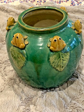 Vintage Majolica frog motif pot chinese green...
